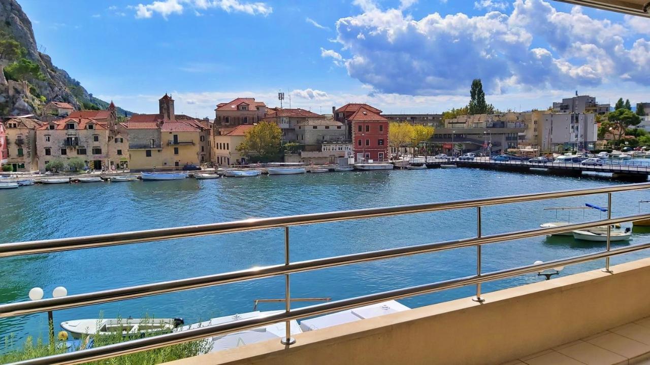Apartamento Mitra Zonata Pink Omiš Exterior foto