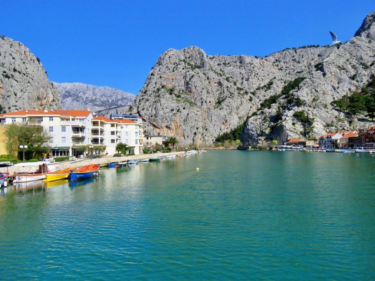 Apartamento Mitra Zonata Pink Omiš Exterior foto