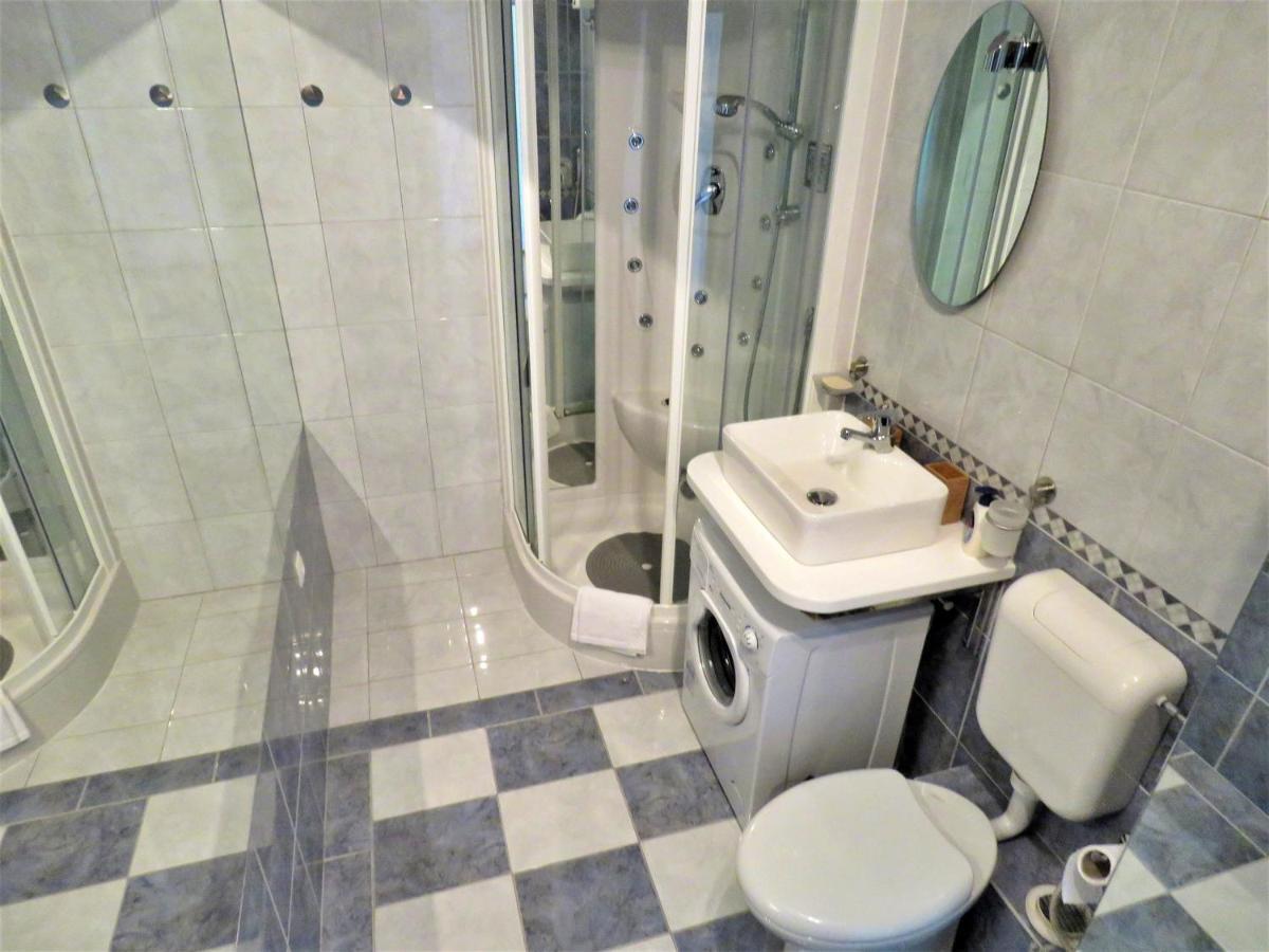 Apartamento Mitra Zonata Pink Omiš Exterior foto