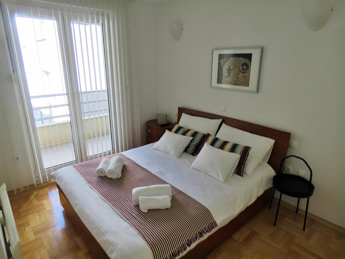 Apartamento Mitra Zonata Pink Omiš Exterior foto