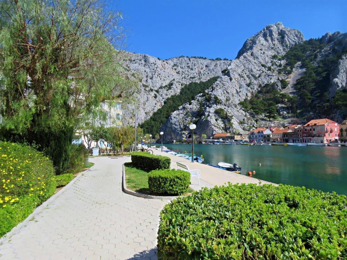 Apartamento Mitra Zonata Pink Omiš Exterior foto