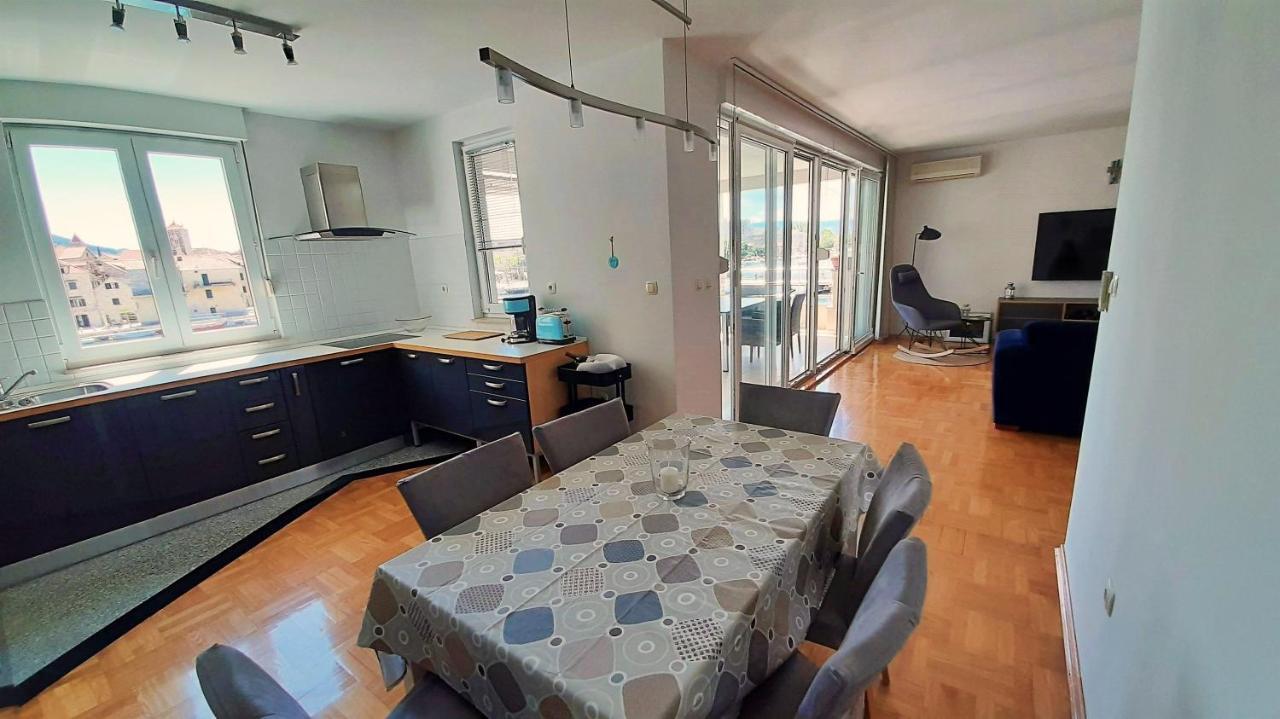 Apartamento Mitra Zonata Pink Omiš Exterior foto